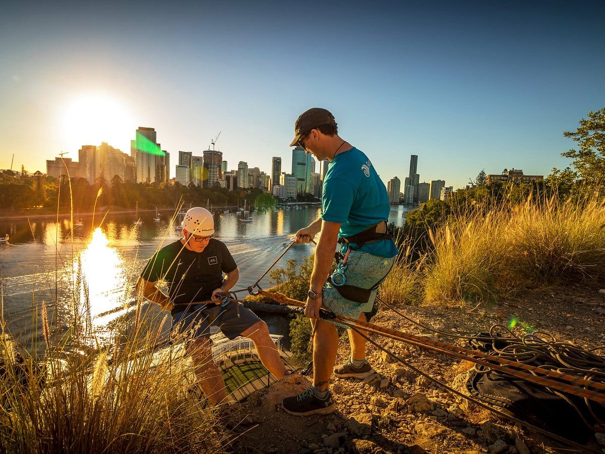 Abseiling off the Kangaroo Point Cliffs - Adventure activities and cliff adventures